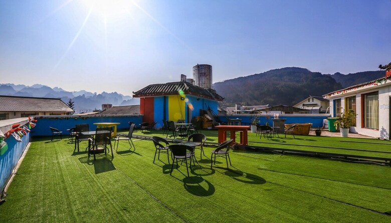 Zhangjiajie Comma Travel Hotel