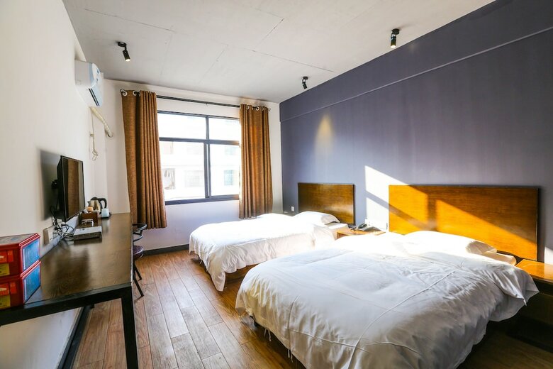 Zhangjiajie Comma Travel Hotel