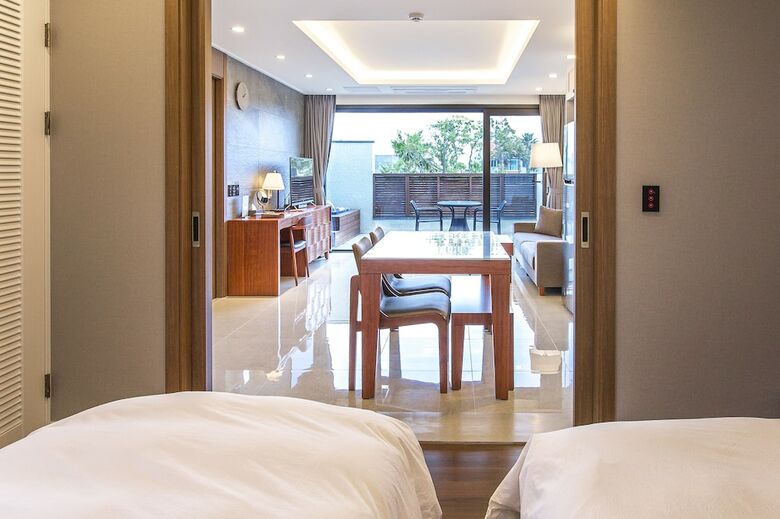 Pension Leeum Island Spa & Pool Villa