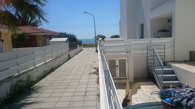 Colonial Beach Villa