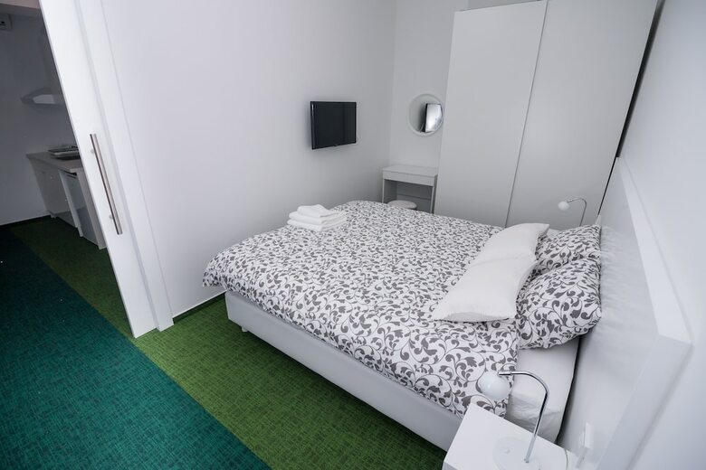Skylux Apartments
