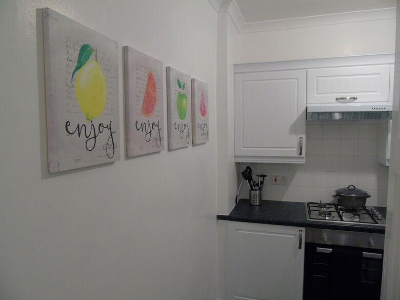 Snug - Meadhan Apartment