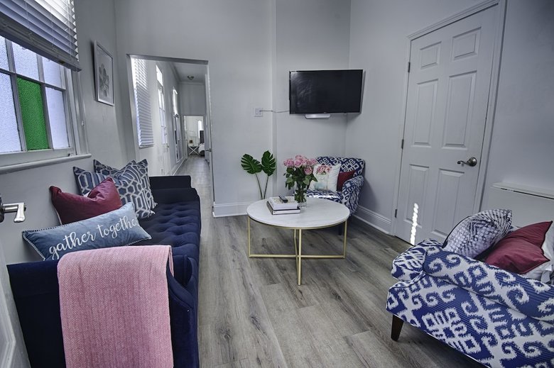 Villa 4 Br -famous Landmark Next To Bourbon St