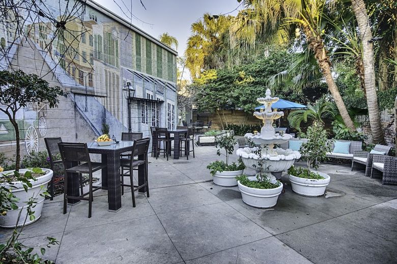 Villa 4 Br -famous Landmark Next To Bourbon St
