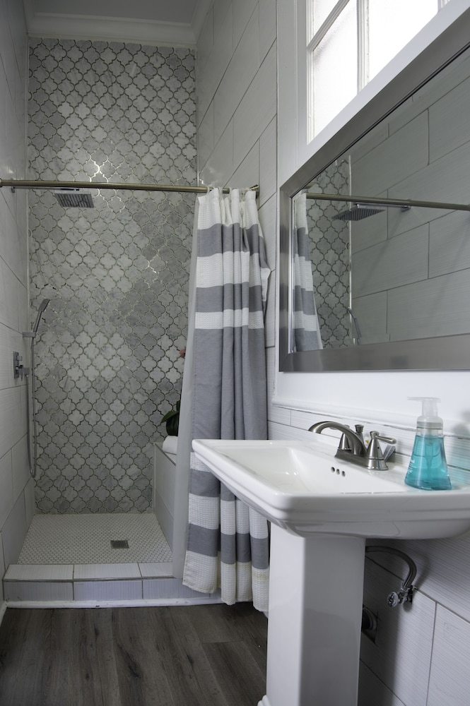 Villa 4 Br -famous Landmark Next To Bourbon St