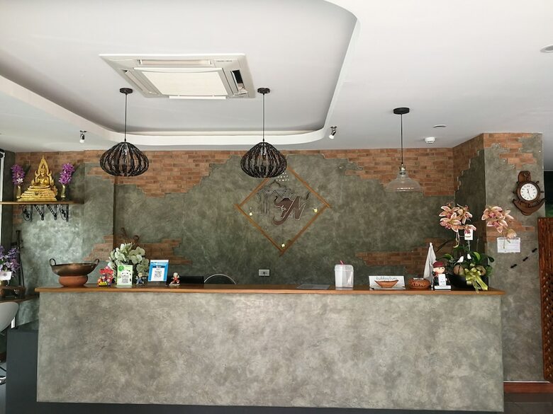 Hotel Narai Iyara Palace Lopburi