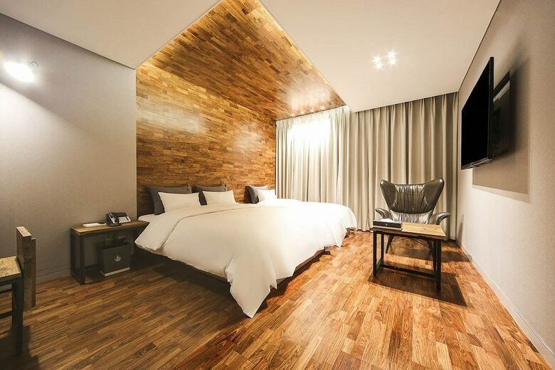 Yeoubi Hotel