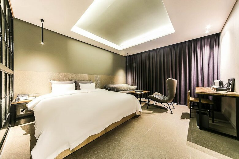 Yeoubi Hotel