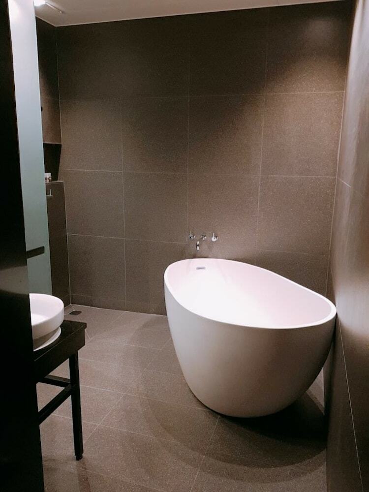 Yeoubi Hotel