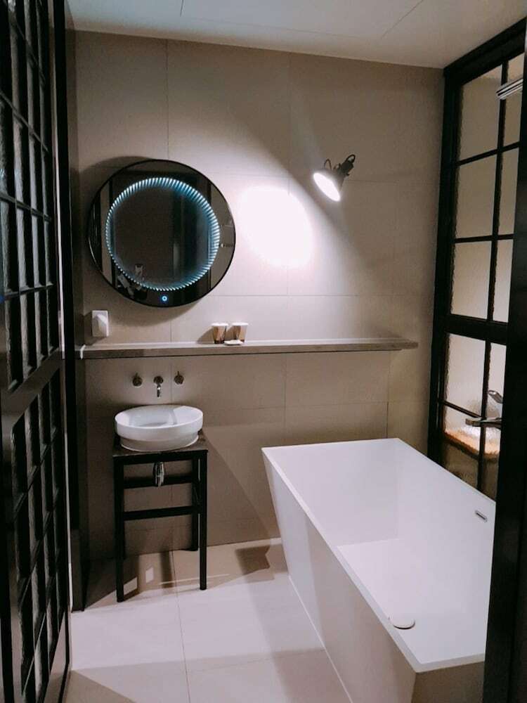 Yeoubi Hotel