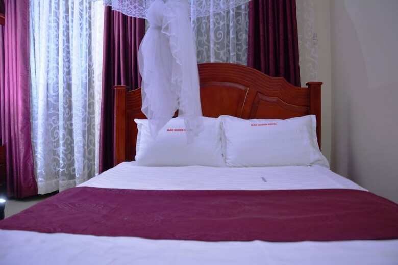 Mak-queen Hotel