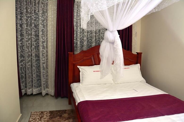 Mak-queen Hotel