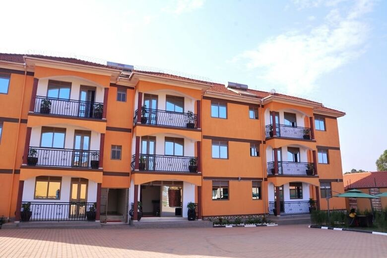 Mak-queen Hotel
