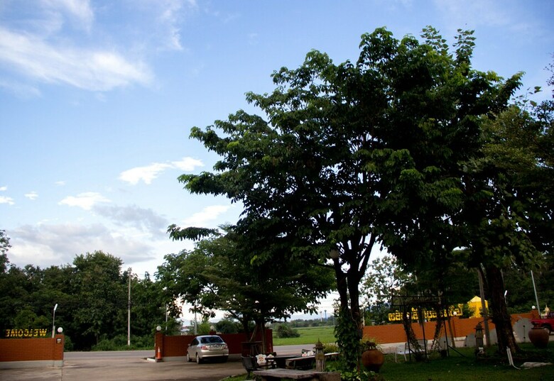 Hotel Raiwin Buri Resort