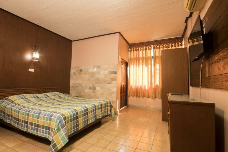 Salathai Hotel