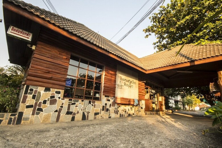 Salathai Hotel