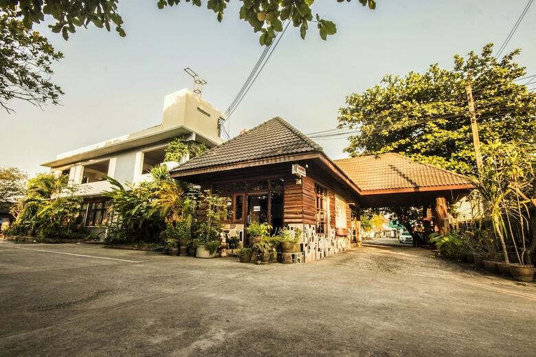 Salathai Hotel