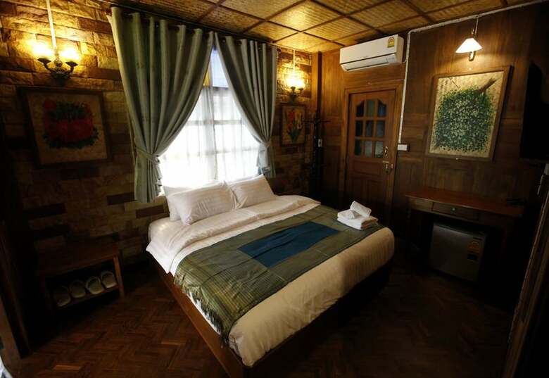 Hotel Baanthep Antique Homestay