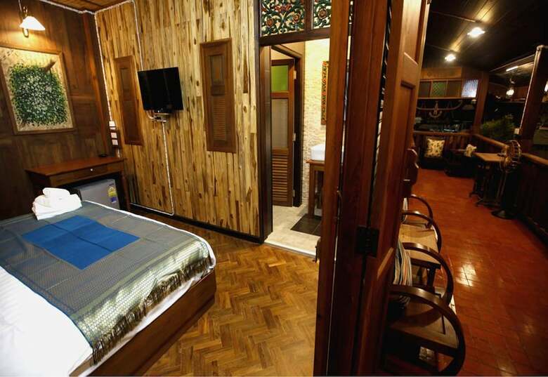 Hotel Baanthep Antique Homestay