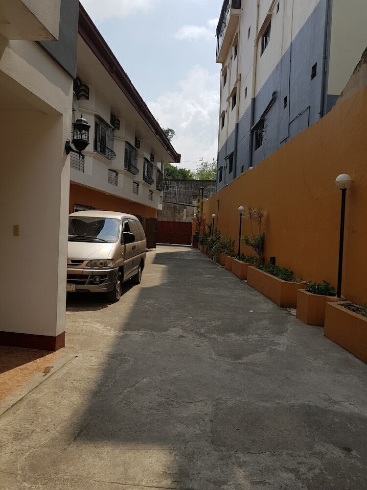 Unit 6  4br Wanay Apartment