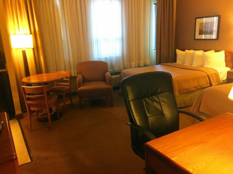 Hotel Quality Inn & Suites P.e. Trudeau Airport