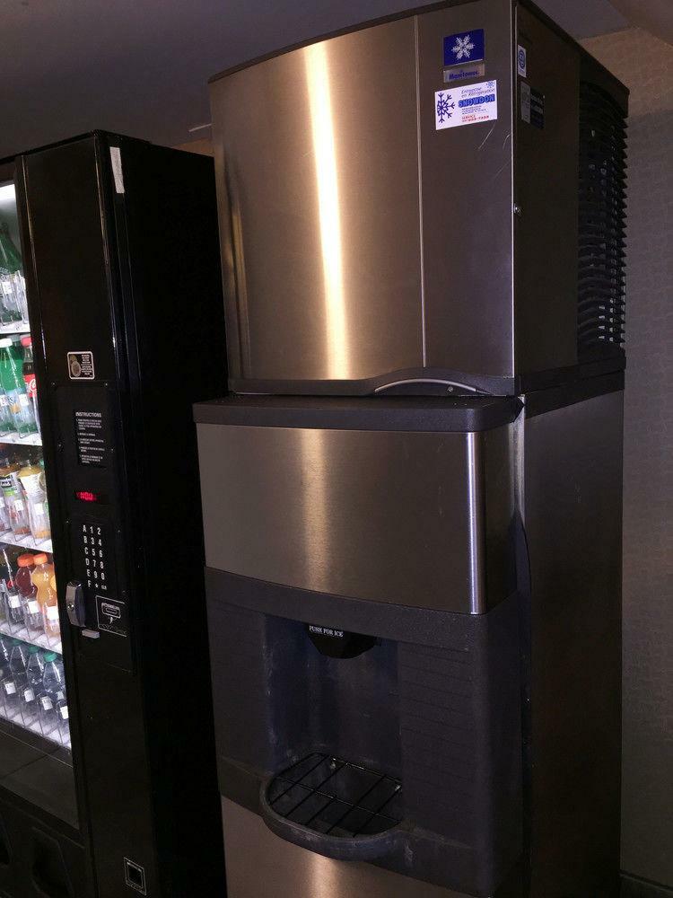 Hotel Quality Inn & Suites P.e. Trudeau Airport