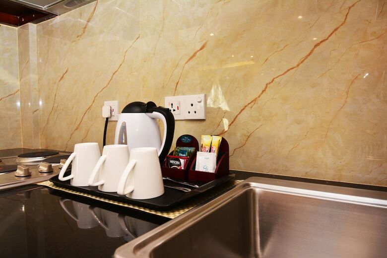 Hotel Grand 103