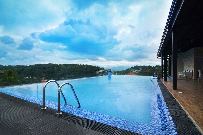 Hotel Grand 103