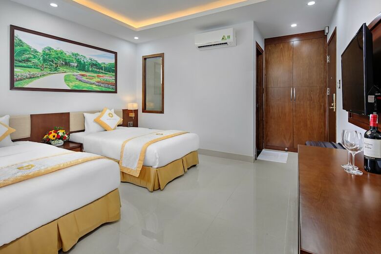 Merry Hotel