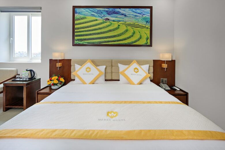 Merry Hotel