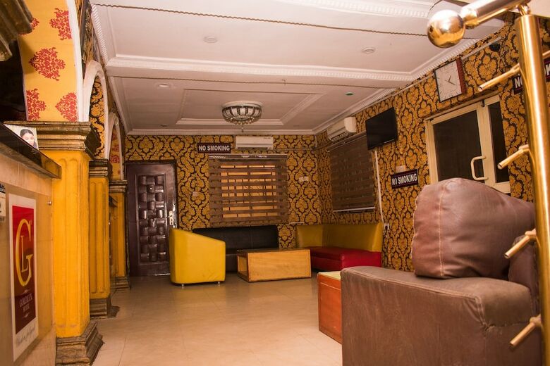 Goldlux Hotel