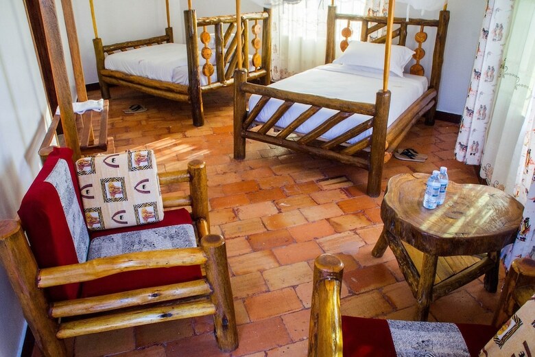 Posada Queen Elizabeth Park View Tourist Lodge
