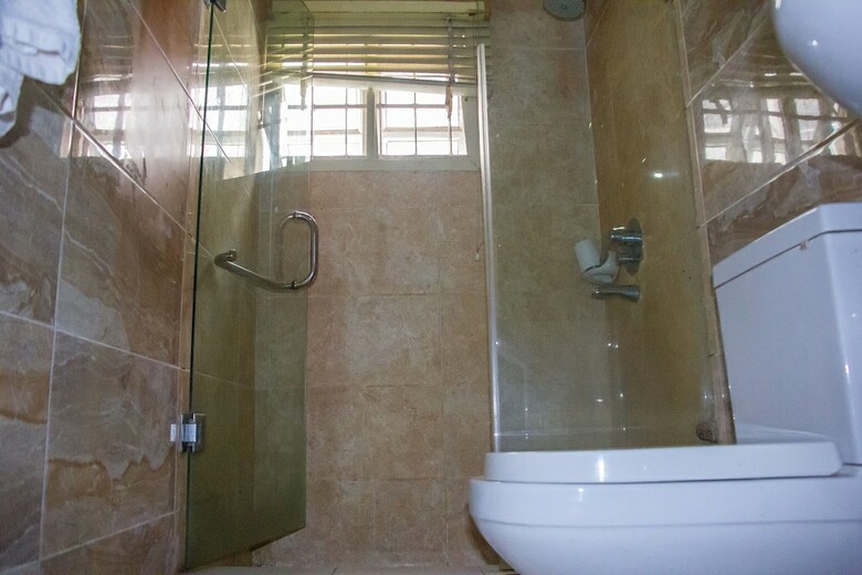 Folade Hotels