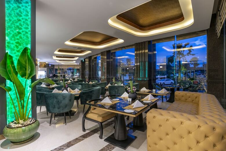 Hotel Grand Mercure Yangon Golden Empire