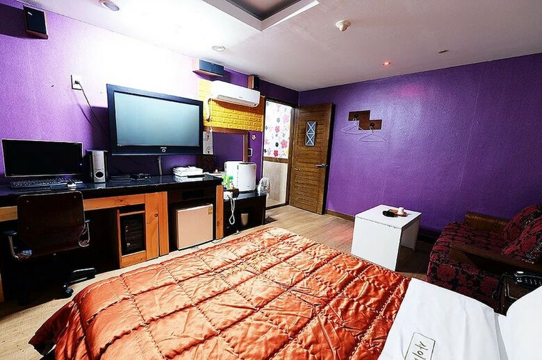 Hotel Cyber Motel