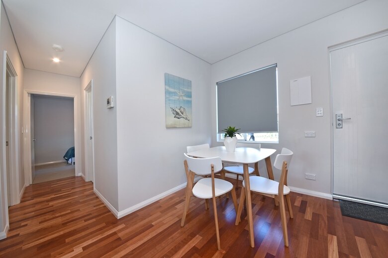 Stylish Apartment Near Perth City 2210