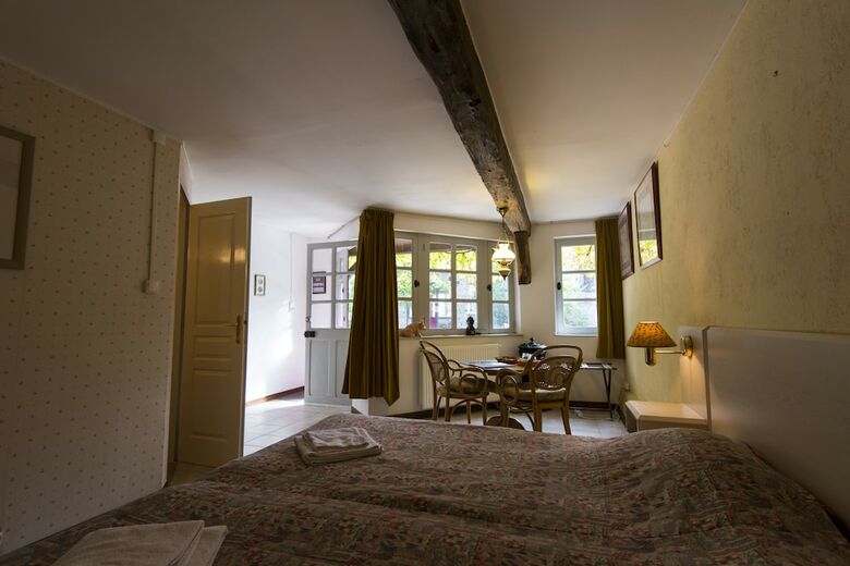 Hotel La Fr�geoli�re