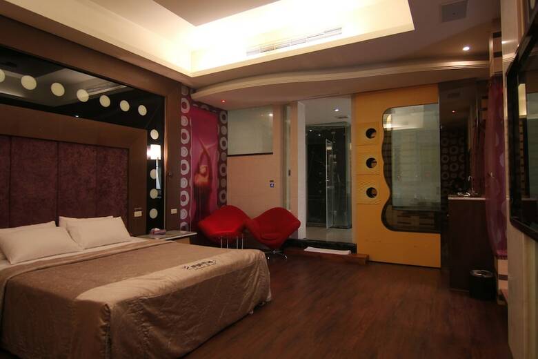 Hotel Romantic Code Motel