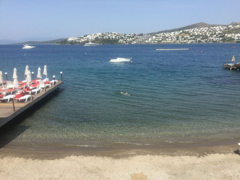 Estrella Beach Hotel