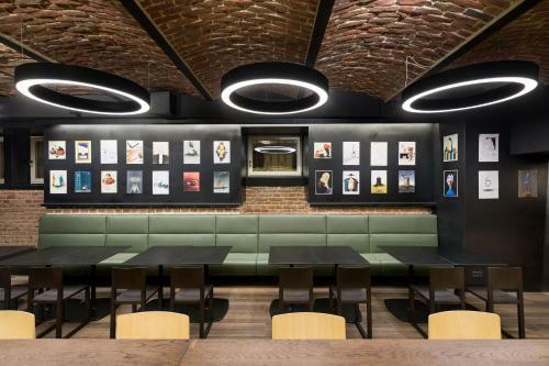 Bank Hotel