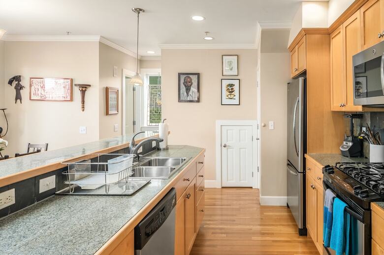 Seattle Vacation Home: Out Of Africa