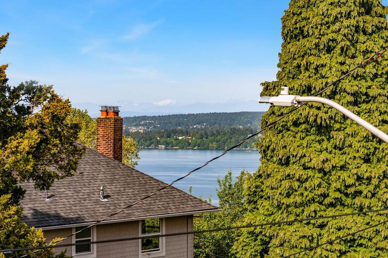 Seattle Vacation Home: Out Of Africa