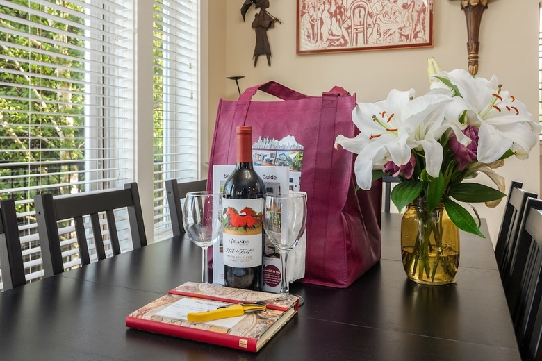 Seattle Vacation Home: Out Of Africa
