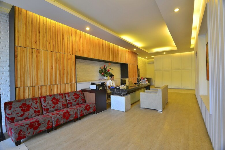 100 Sunset Boutique Hotel