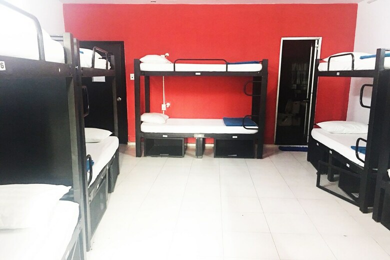 Hostal Hangout Hostel Hcm
