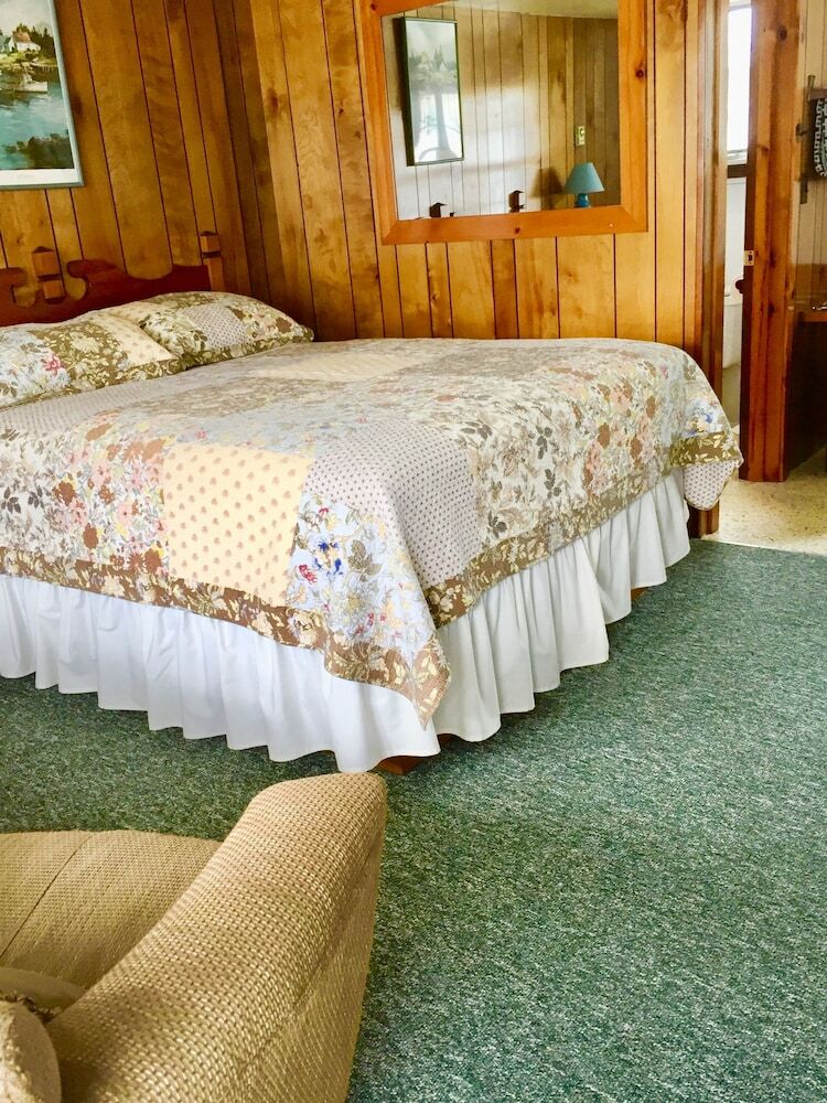 Moody's Motel & Cottages