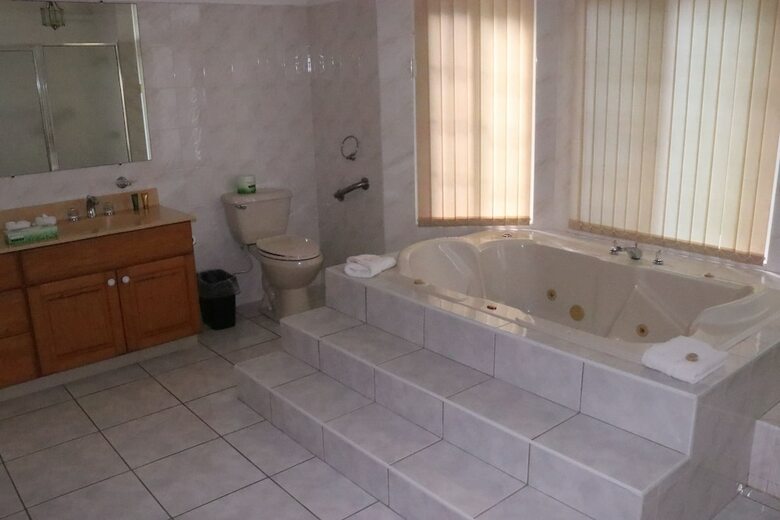 Villa Pink Rock Bed & Breakfast