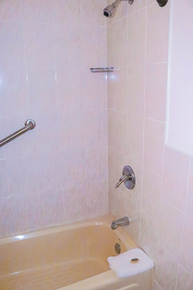 Villa Pink Rock Bed & Breakfast