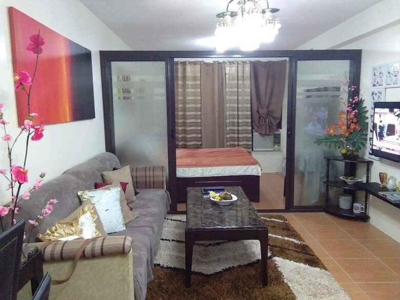 1 Bedroom Condo @ One Oasis Condominuim