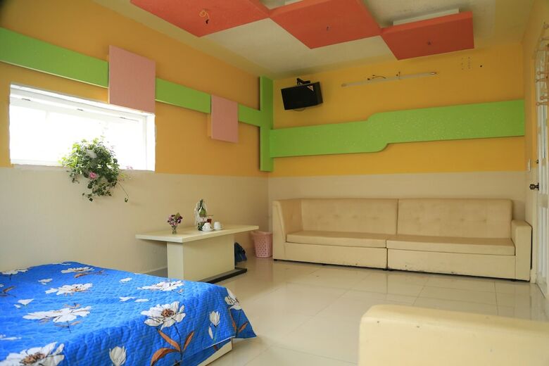 Hotel Hoai Huong Homestay